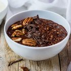 Porridge vegano di grano saraceno al cioccolato speziato