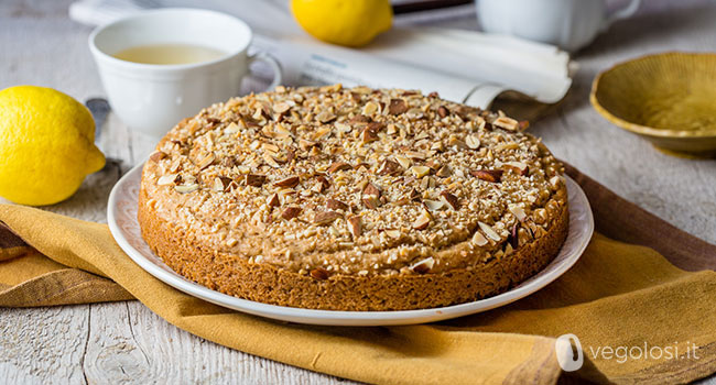 Torta vegana alle mandorle e limone