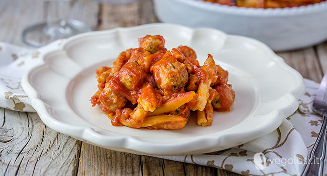 Casarecce di ceci al forno con polpettine di pane