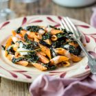 penne lenticchie rosse cavolo nero crema di mandorle