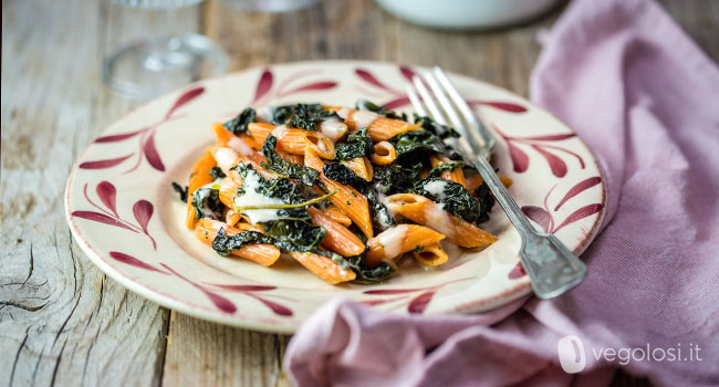 penne lenticchie rosse cavolo nero crema di mandorle