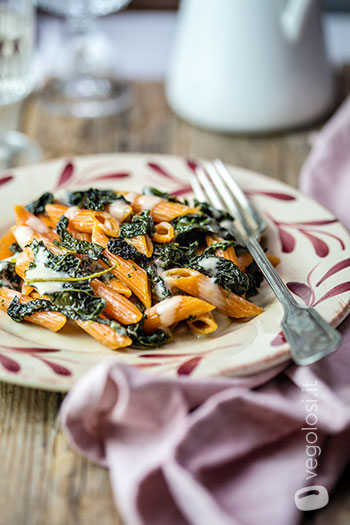 penne lenticchie rosse cavolo nero crema di mandorle