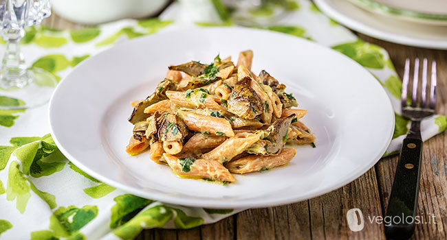 Penne di lenticchie rosse con carciofi al limone 