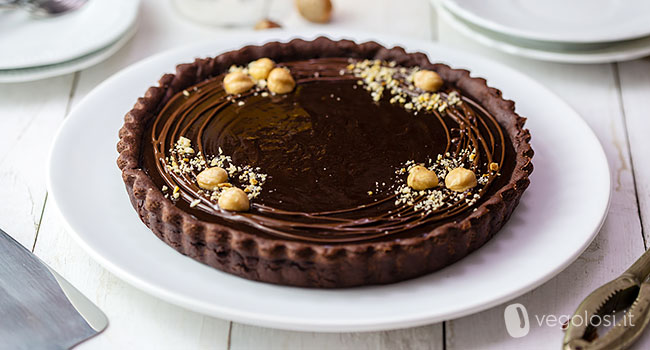 Crostata vegan al cacao con crema al cioccolato