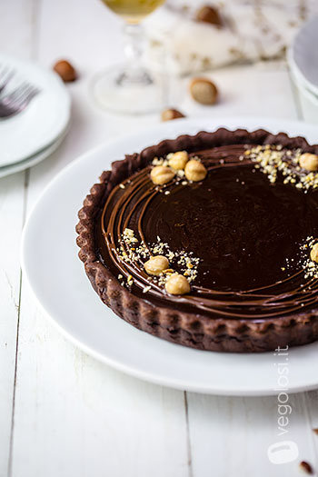 Crostata vegan al cacao con crema al cioccolato