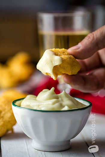 Frittelle di ceci con maionese di cavolfiori