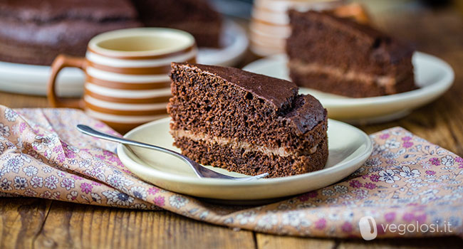 Torta vegana al cioccolato e crema di castagne