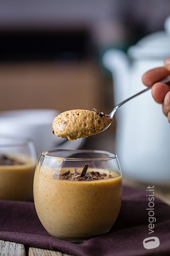 Mousse di burro d'arachidi all'aquafaba