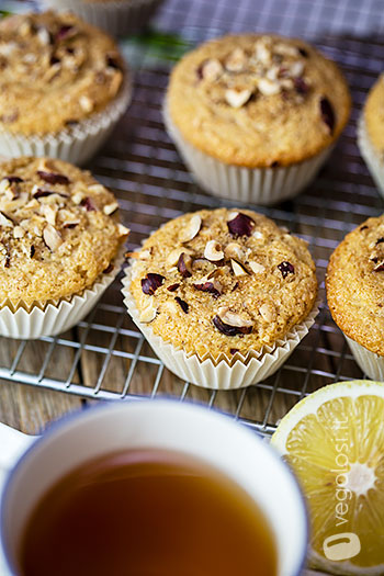 Muffin vegan alle nocciole e limone