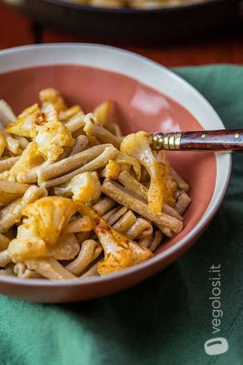 Caserecce integrali con cavolfiori alla paprika