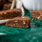 Biscotti vegani senza zucchero cacao e mandorle