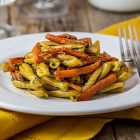 Casarecce al pesto vegetale e carote arrosto