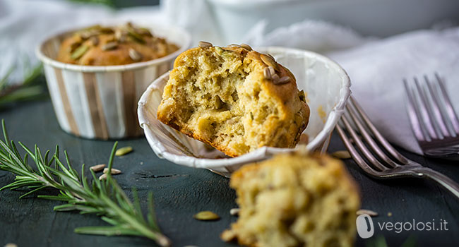 Muffin vegani salati alle patate e rosmarino