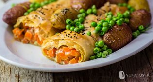 Strudel salato di pasta fillo alle carote e formaggio vegan