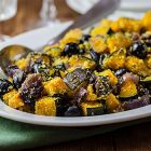 Zucca gratinata con cipolle rosse caramellate e olive