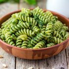 Pesto con foglie di sedano