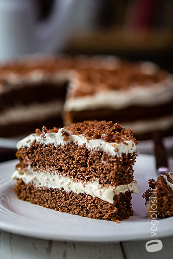 Brown velvet cake vegana