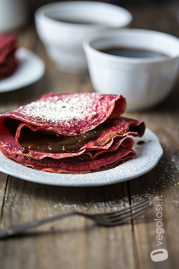 crepes vegana dolce ripiena di crema al cioccolato