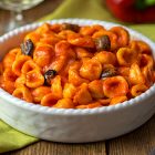 Orecchiette con crema di peperoni vegana