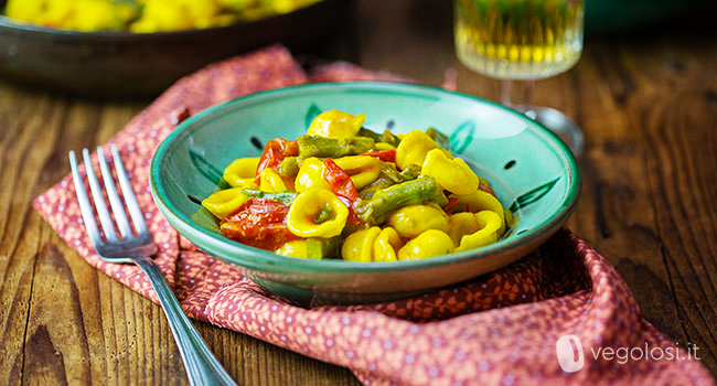 Pasta di legumi con salsa allo zafferano, Ricetta vegan