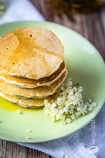 Pancake ai fiori di sambuco
