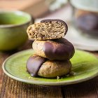 Biscotti vegani alle castagne e cioccolato speziati