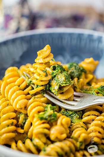 Fusilli con friarielli e crema di pomodori secchi