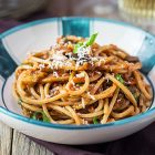 Spaghetti al sugo di melanzane vegan