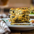 Hamburger vegani di quinoa e cavolo nero