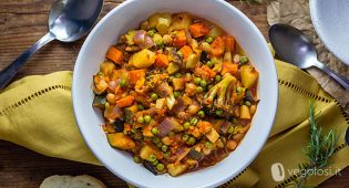 Gulash di verdure vegan