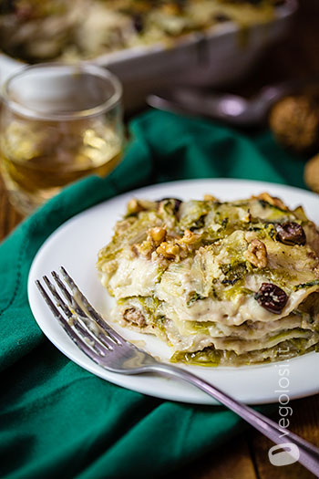 Lasagne vegane con scarola, olive e noci