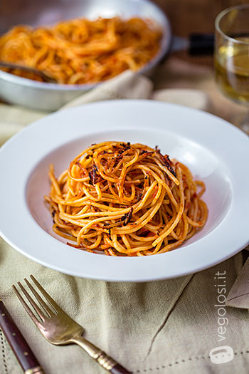 spaghetti all'assassina - ricetta barese