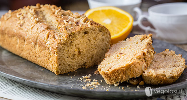 plumcake vegano all'arancia e nocciole