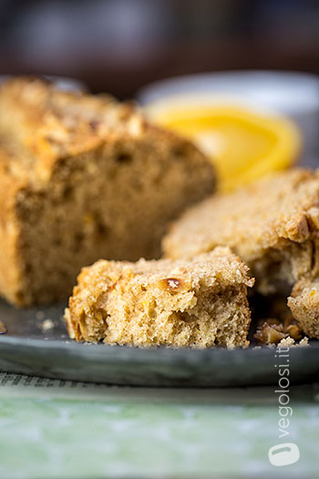 plumcake vegano all'arancia e nocciole