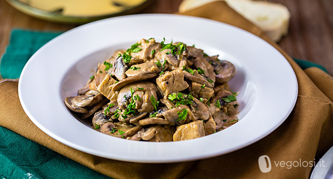 Tempeh con salsa ai funghi e latte di cocco