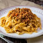 Tagliatelle al ragù di soia