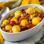 Patate novelle alla mediterranea con fagioli bianchi di Spagna