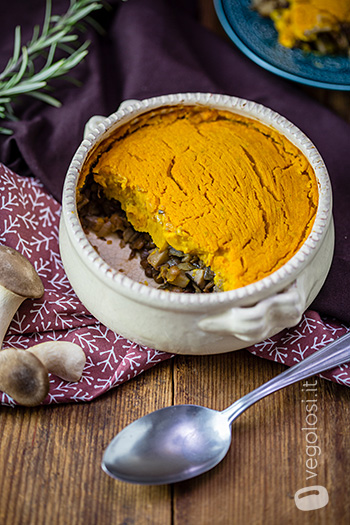 Sformato vegan di lenticchie e funghi con crema alla zucca