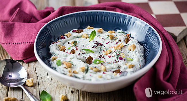 Insalata persiana di cetrioli e yogurt