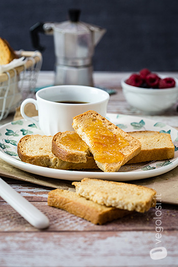 Fette biscottate vegan fatte in casa