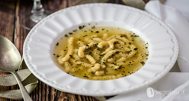 Passatelli vegani in brodo