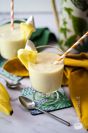 Pina colada smoothies