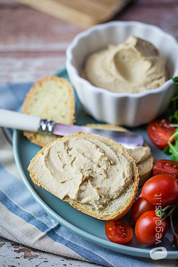 Hummus formaggioso