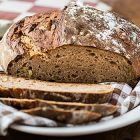 Pane con farina di castagne e noci