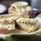 Cheesecake vegana al pistacchio variegata al cioccolato