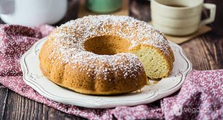 Ciambellone vegan all'arancia e latte di cocco