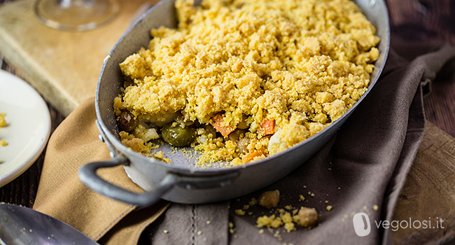 Crumble vegan salato senza glutine di verdure e ceci