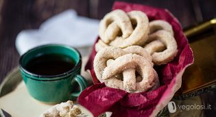 Pretzel cookies