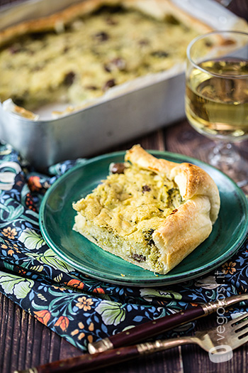 Torta salata alle patate, broccoli e olive