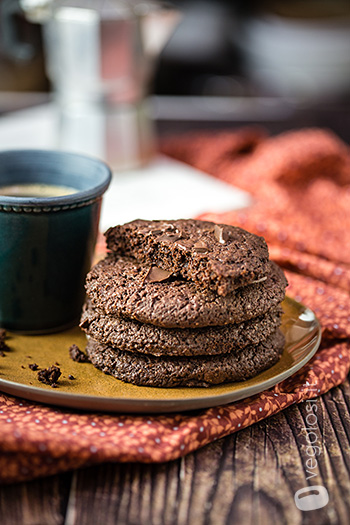 Biscotti cookies vegani morbidi al cacao e ceci